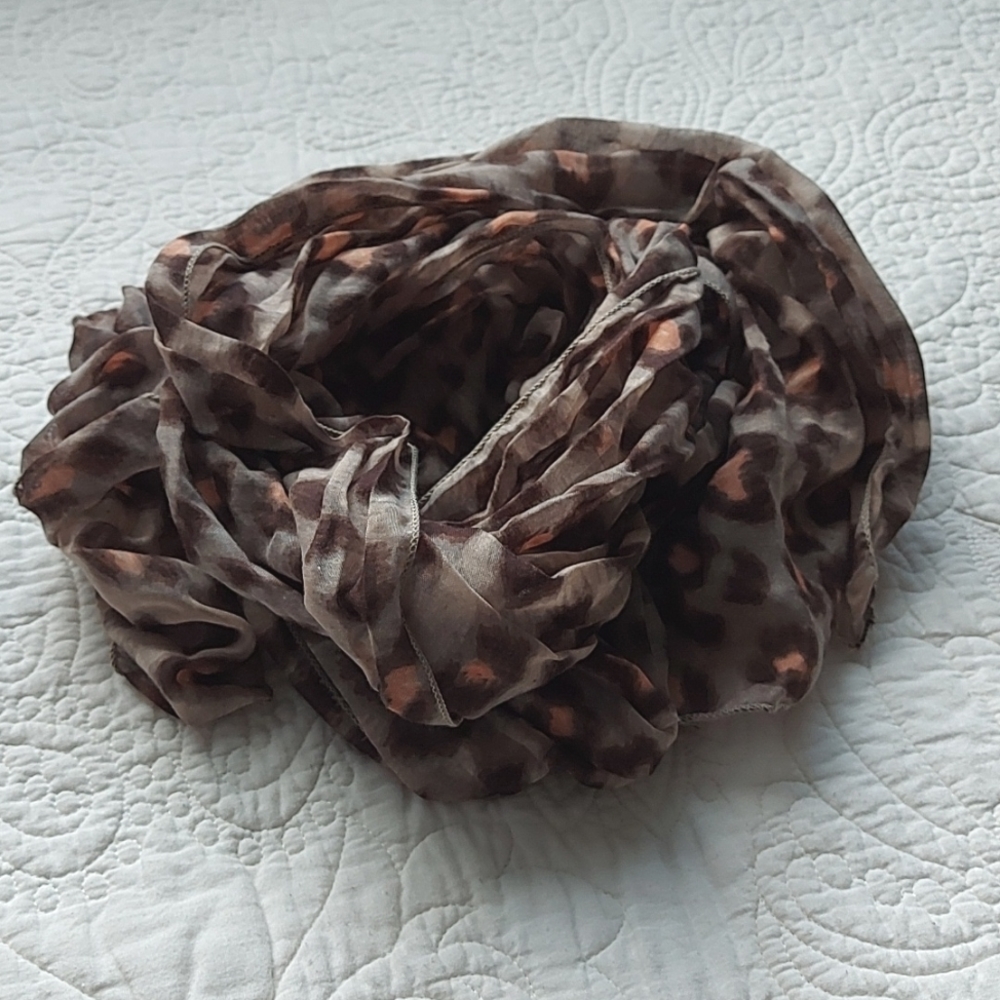 H&M leopard print scarf